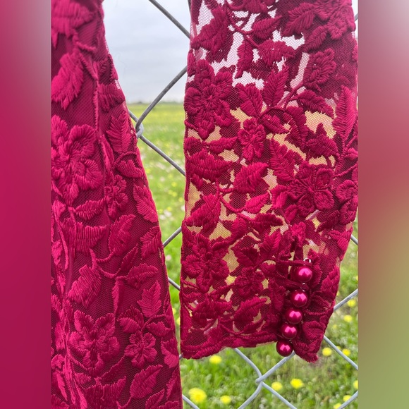 Beautiful dress, wine red color. - Picture 3 of 6